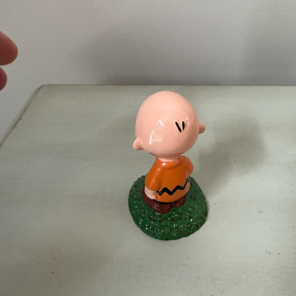 Department 56 halloween peanuts Charlie Brown with candy apple figurine - Picture 3 of 6